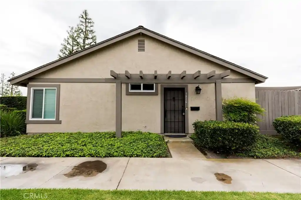 Photo 1 of Condo for sale at 581 W Alton #G, Santa Ana, CA 92707 | MLS# IG26222359 | Listing updated on 2026-10-26