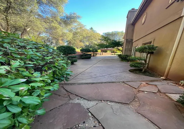 Photo 3 of Single family home for sale at 1190 Squirrel Crk Pl, Auburn, CA 95602 | MLS# ML82064457 | Listing updated on 2026-10-30
