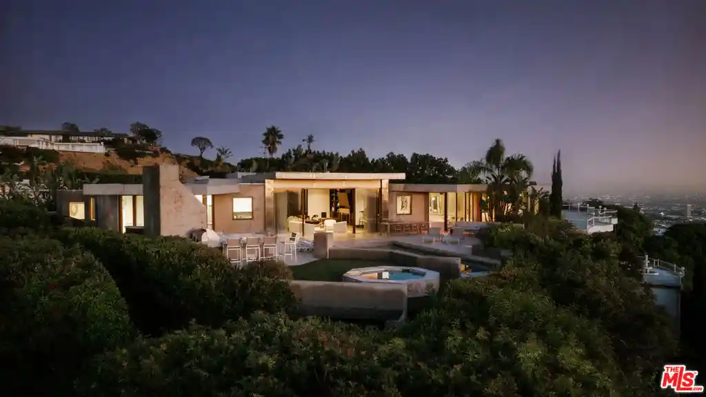 Photo 1 of Mansion for sale at 301 Trousdale Pl, Beverly Hills, CA 90210 | MLS# 26101947 | Listing updated on 2026-10-21