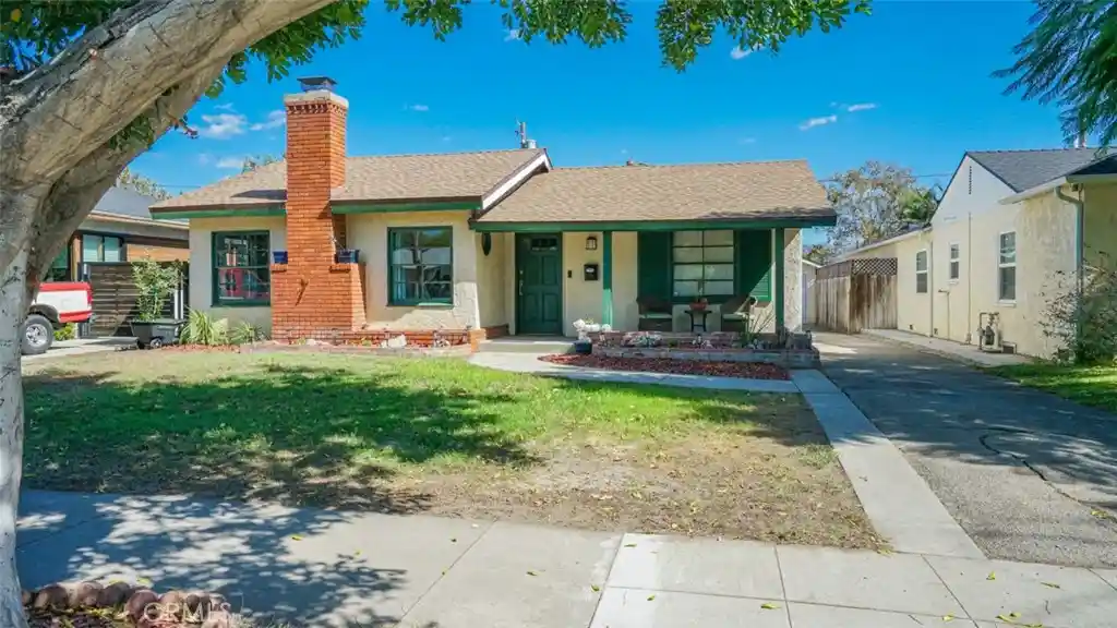 Single family home for sale at 330 S Griffith Park Dr, Burbank, CA 91506 | MLS# BB26221319