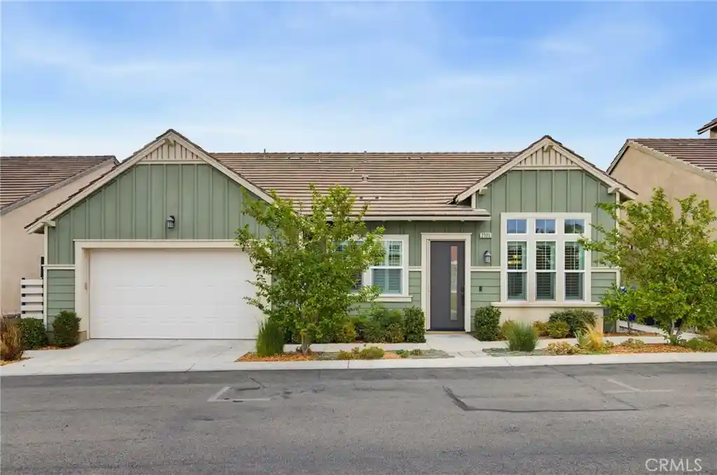 Single family home for sale at 25110 Citron Ln, Canyon Country, CA 91387 | MLS# SR26222511