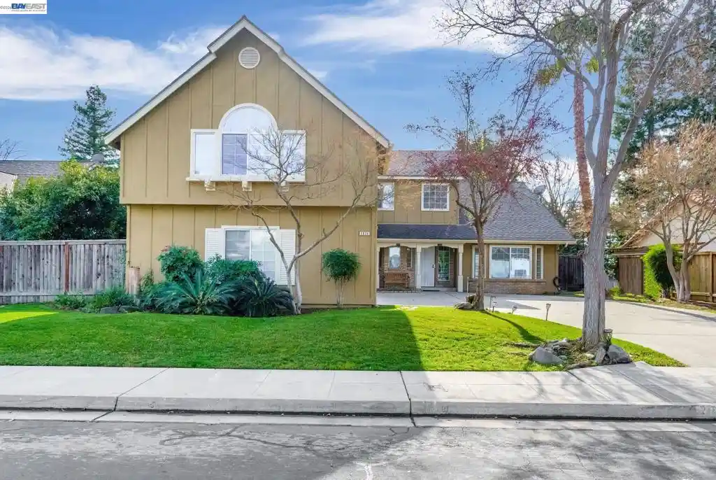 Photo 1 of Single family home for sale at 2034 Wrenwood Ave, Clovis, CA 93611 | MLS# 41151109 | Listing updated on 2026-10-28