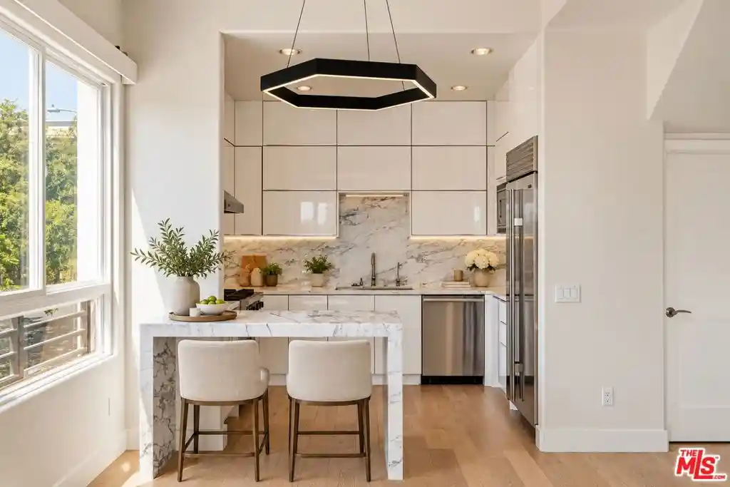 Condo for sale at 438 Arnaz Dr #106, Los Angeles, CA 90048 | MLS# 26101979