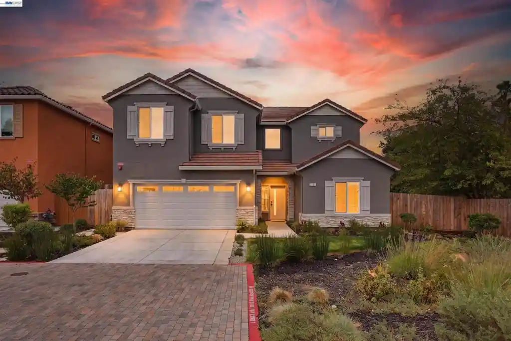 Photo 1 of Single family home for sale at 2722 Cowell Rd, Concord, CA 94518 | MLS# 41151124 | Listing updated on 2026-10-20