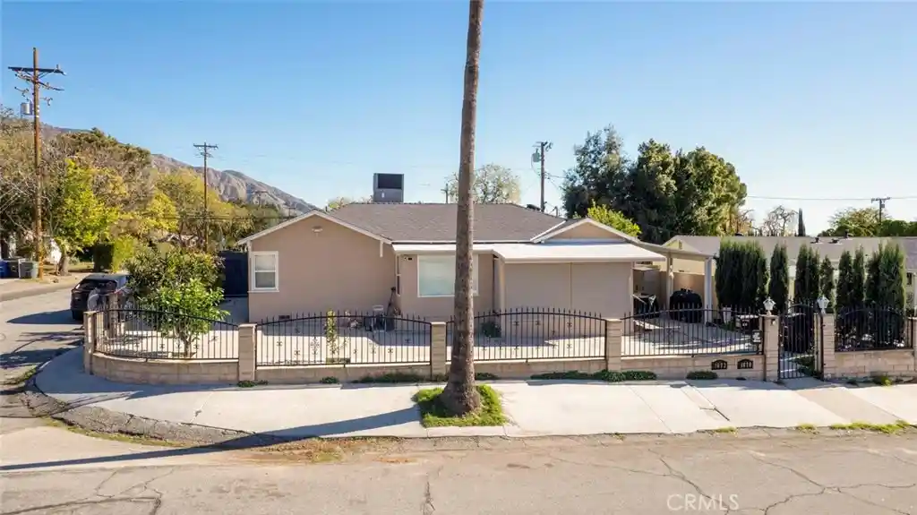Multi family home for sale at 1670 N Oxford Ave, Pasadena, CA 91104 | MLS# GD26219806