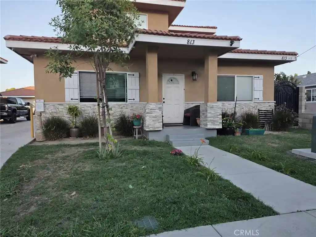 Listing Photo 1 - Condo for sale in 813 N Figueroa St located at 813 N Figueroa St, Santa Ana, CA 92703 - Unit 813 N Figueroa St