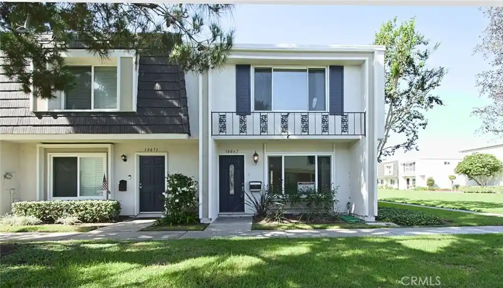 Photo 1 of Townhouse for sale at 10067 Los Coyotes Ct, Fountain Valley, CA 92708 | MLS# LG26222848 | Listing updated on 2026-10-24