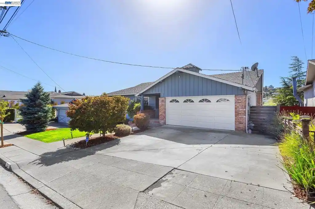 Photo 1 of Sale Pending at 2783 Jennifer Dr, Castro Valley, CA 94546 | MLS# 41151137 | Listing updated on 2026-10-22