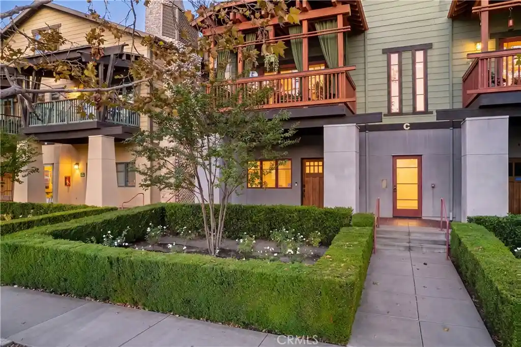 Photo 1 of Condo for sale at 136 N Vermont, Glendora, CA 91741 | MLS# CV26218392 | Listing updated on 2026-10-29