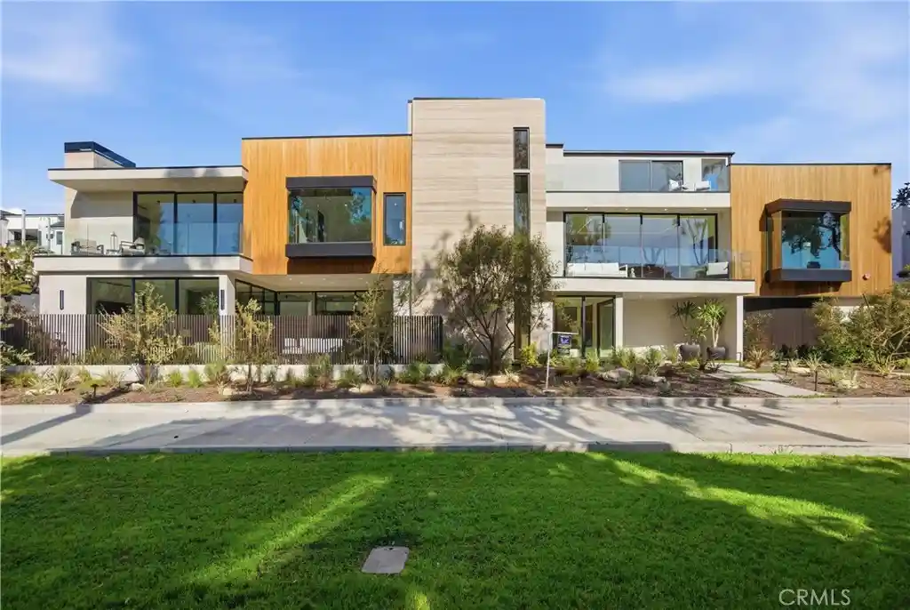 Condo for sale at 2910 Bayside, Corona Del Mar, CA 92625 | MLS# OC26222953