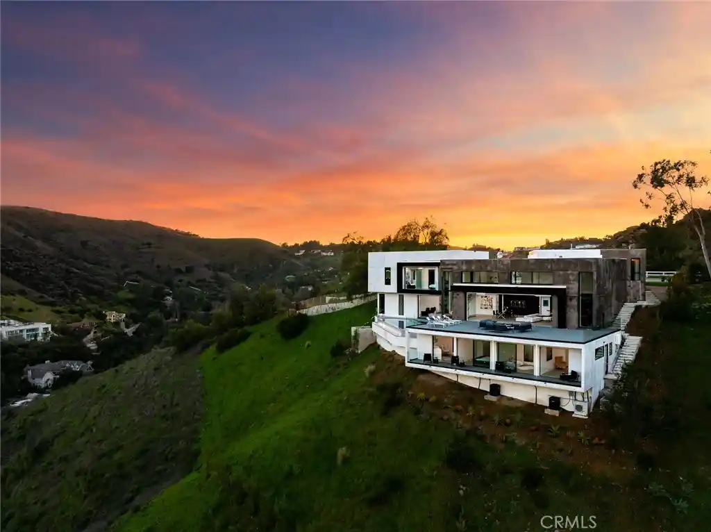 Photo 1 of Mansion for sale at 18 Stallion, Bell Canyon, CA 91307 | MLS# SR26222958 | Listing updated on 2026-10-15