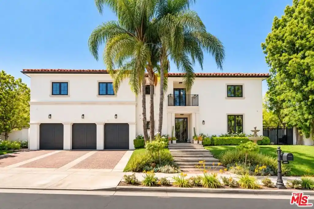 Photo 1 of Mansion for sale at 4965 Avenida Oriente, Tarzana, CA 91356 | MLS# 26999925 | Listing updated on 2026-10-22