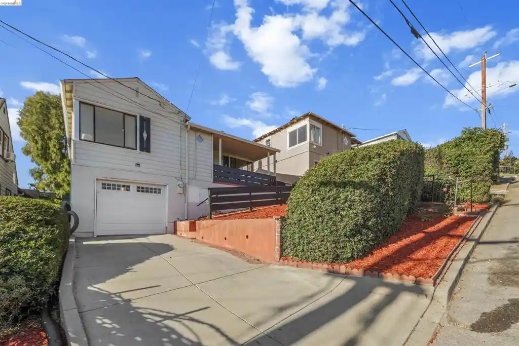 Photo 1 of Single family home for sale at 3301 82nd Avenue, Oakland, CA 94605 | MLS# 41151162 | Listing updated on 2026-10-25
