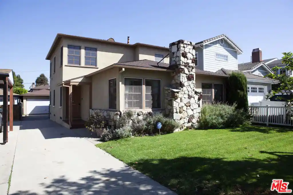 Single family home for sale at 2615 33rd Street, Santa Monica, CA 90405 | MLS# 26102119