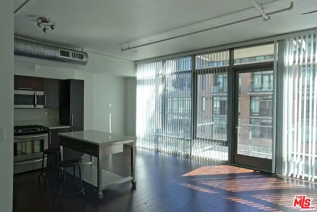 Listing Photo 1 - Condo for sale in Luma South located at 1100 S Hope St, Los Angeles, CA 90015 - Unit #1111
