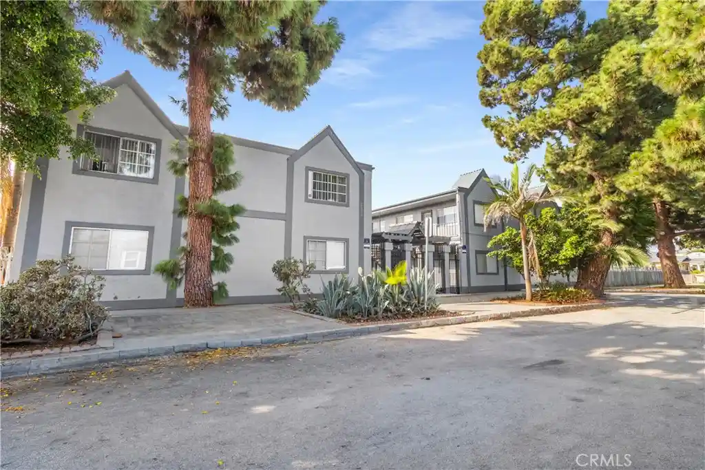 Photo 1 of Multi family home for sale at 2500 E 2506 Spaulding St, Long Beach, CA 90804 | MLS# PW26223076 | Listing updated on 2026-10-14