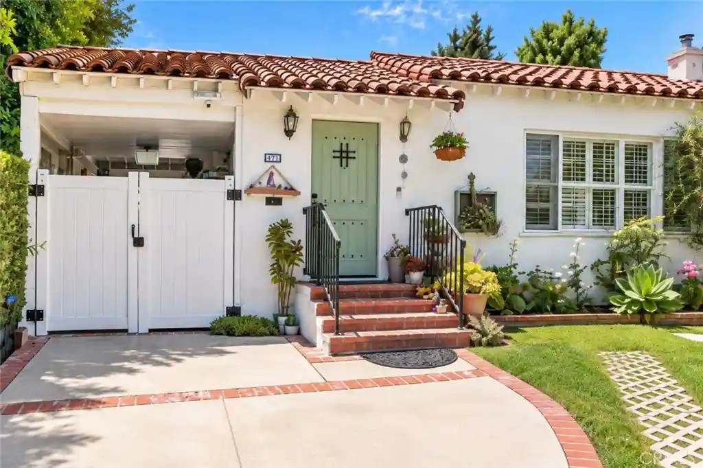 Photo 1 of Single family home for sale at 471 S Clark, Beverly Hills, CA 90211 | MLS# SR26223253 | Listing updated on 2026-10-28
