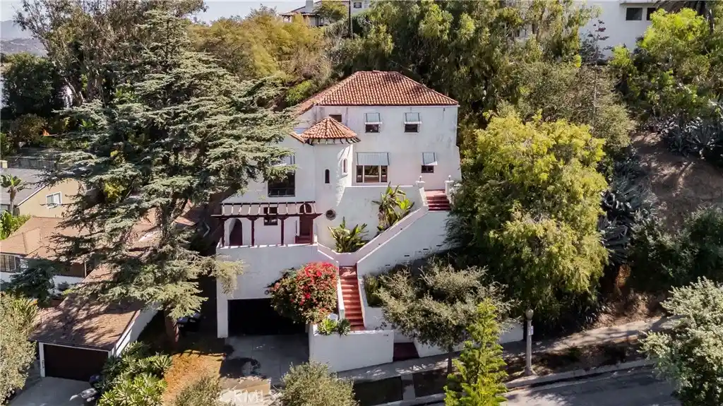 Single family home for sale at 718 E Cypress St, Glendale, CA 91205 | MLS# SR26223172