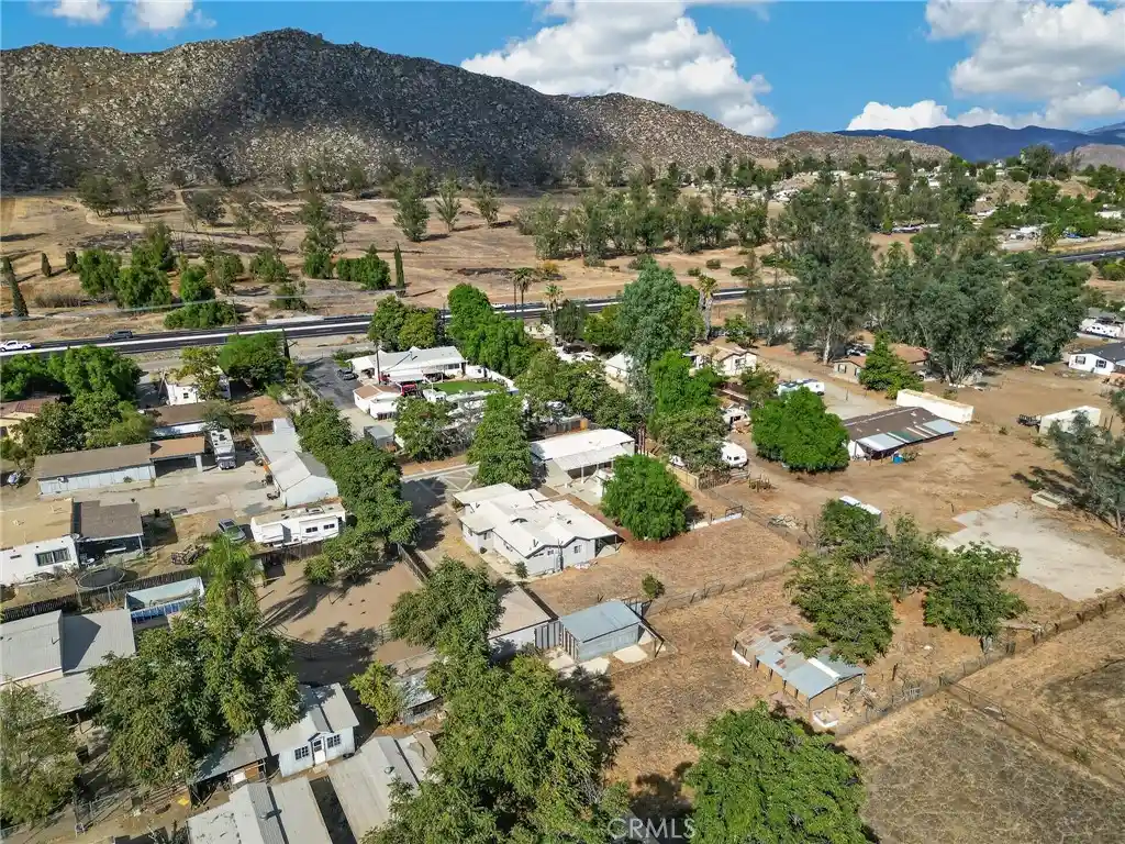 Photo 1 of Single family home for sale at 33063 State Hwy 74, Hemet, CA 92545 | MLS# IG26222433 | Listing updated on 2026-10-15