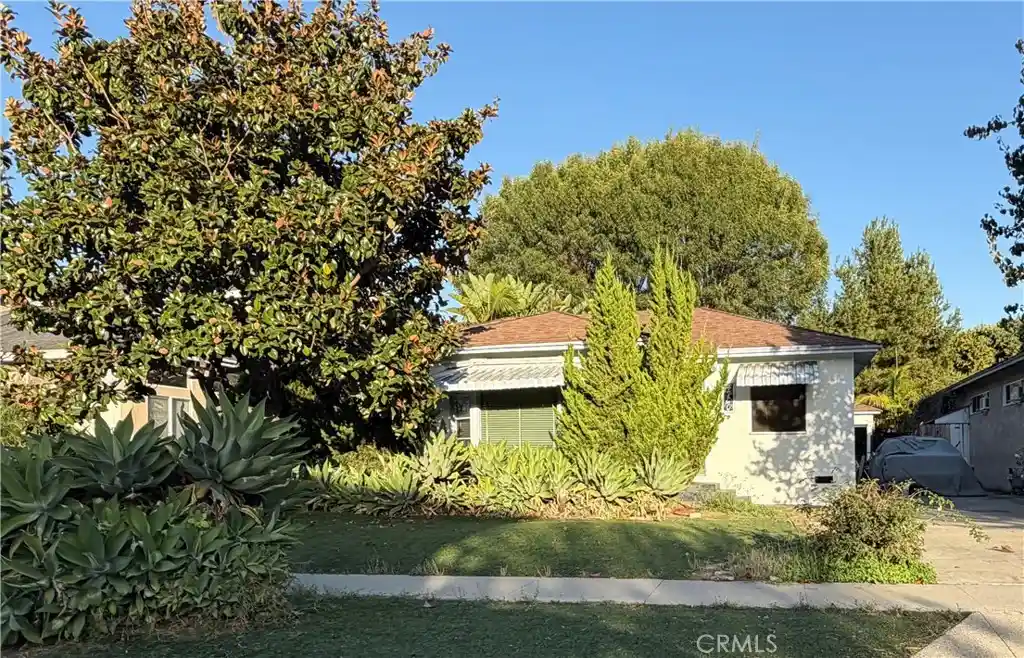 Photo 1 of Sale Pending at 4760 Montair, Long Beach, CA 90808 | MLS# PW26223232 | Listing updated on 2026-10-22