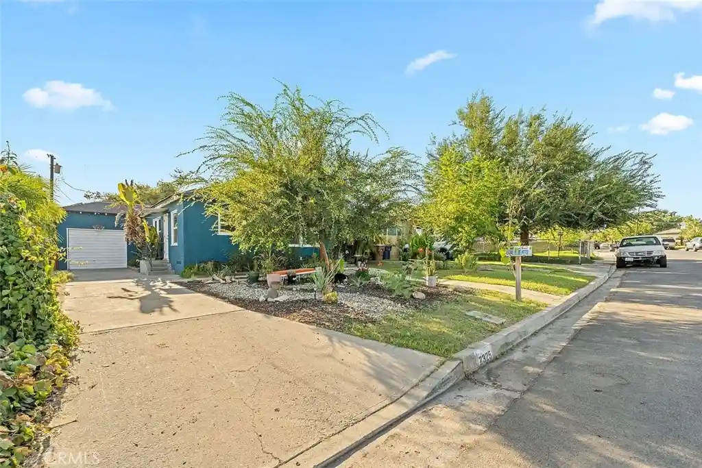 Single family home for sale at 2325 Barnett, Bakersfield, CA 93308 | MLS# SW26223480
