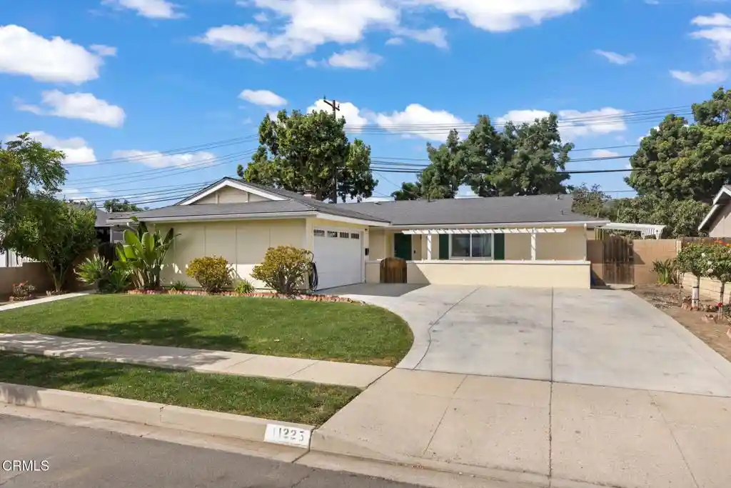 Single family home for sale at 11225 Casa St, Ventura, CA 93004 | MLS# V1-39281