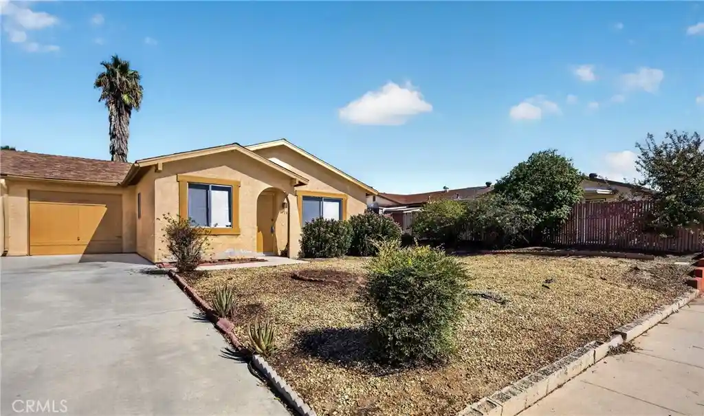 Photo 1 of Single family home for sale at 1964 W Oakland Ave, Hemet, CA 92545 | MLS# SW26222552 | Listing updated on 2026-10-19