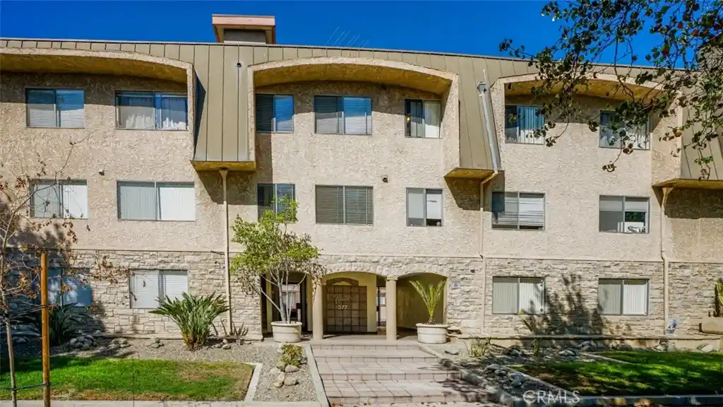 Condo for sale at 377 W California Ave #27, Glendale, CA 91203 | MLS# SR26223525