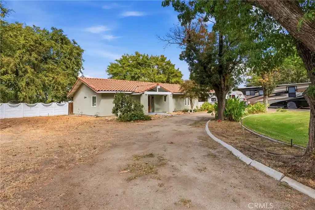 Single family home for sale at 10650 Shellabarger Rd, Bakersfield, CA 93312 | MLS# NS26223605