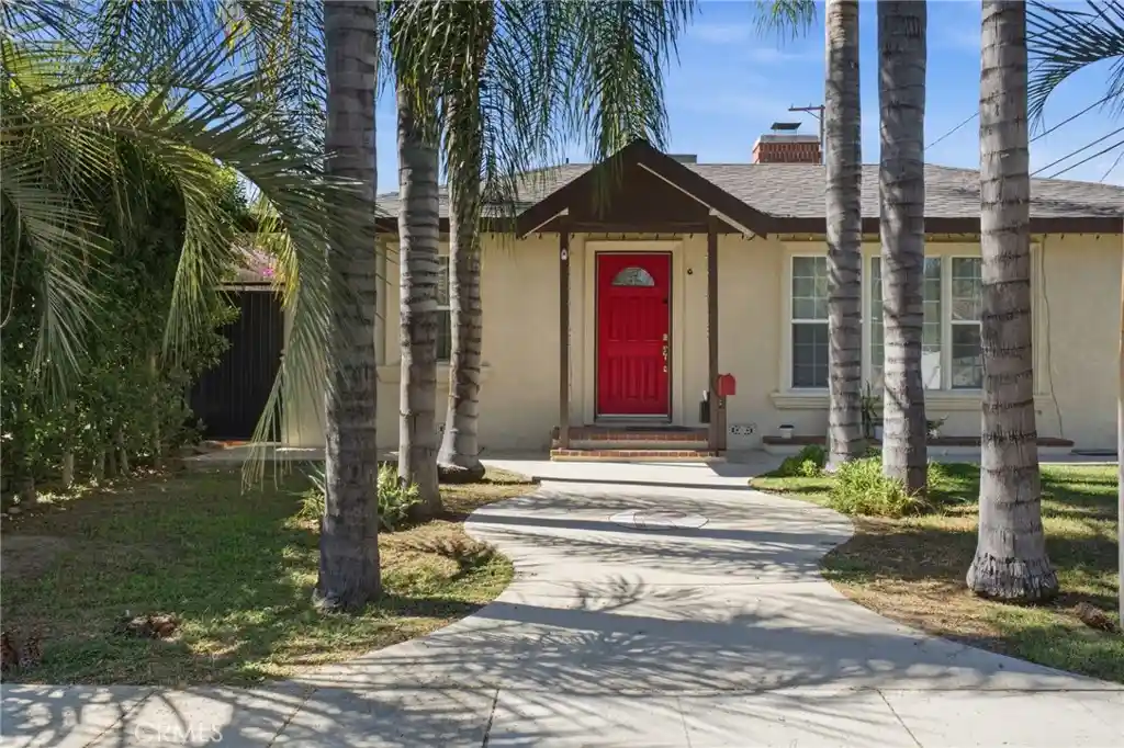 Single family home for sale at 611 S Griffith Park, Burbank, CA 91506 | MLS# IV26223606