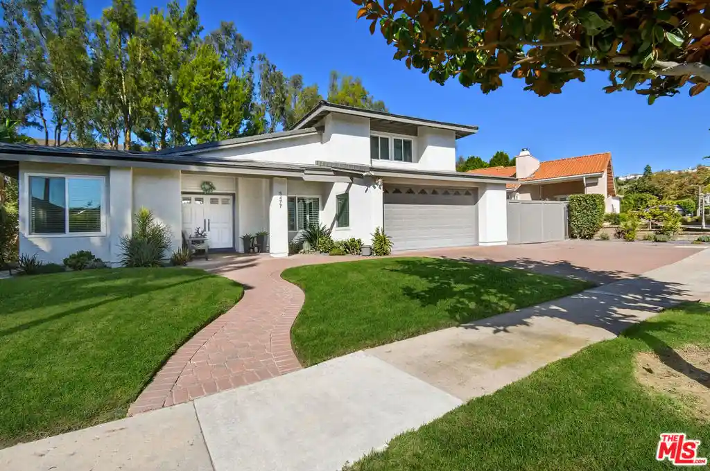 Photo 1 of Single family home for sale at 5477 Maricopa Dr, Simi Valley, CA 93063 | MLS# 26102330 | Listing updated on 2026-10-27