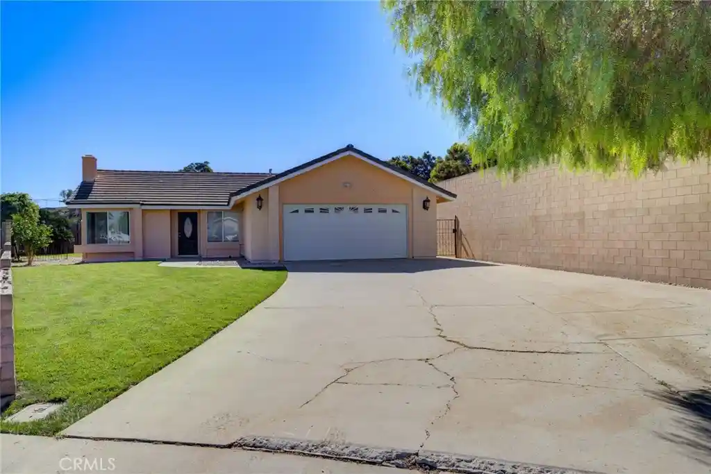 Photo 1 of Sale Pending at 900 Grapevine, Santa Maria, CA 93454 | MLS# PI26223355 | Listing updated on 2026-10-21