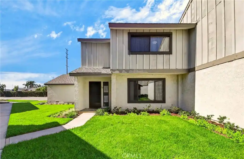 Condo for sale at 1455 W Cerritos Ave #32, Anaheim, CA 92802 | MLS# PW26222163