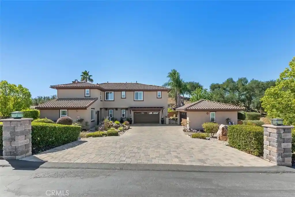 Photo 1 of Single family home for sale at 27130 Tumbleweed Trl, Valley Center, CA 92082 | MLS# SW26217253 | Listing updated on 2026-10-27
