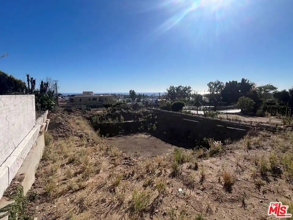 Photo 1 of Land for sale at 14915 Bestor Blvd, Pacific Palisades, CA 90272 | MLS# 26102024 | Listing updated on 2026-10-22