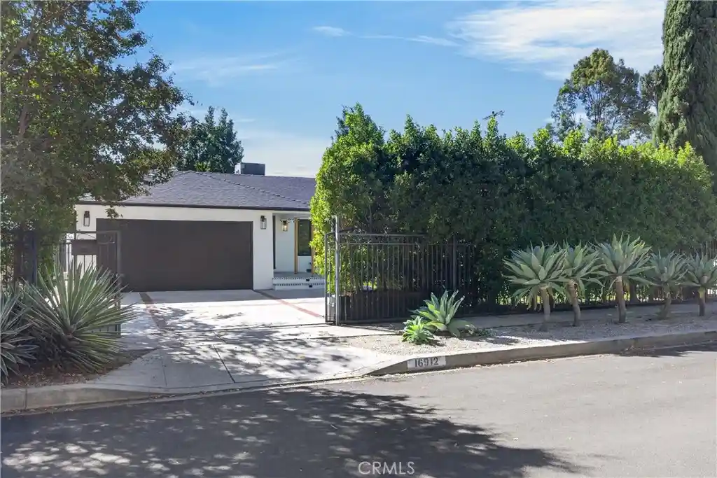 Photo 1 of Single family home for sale at 16912 Marlin Pl, Van Nuys, CA 91406 | MLS# SB26223476 | Listing updated on 2026-10-25