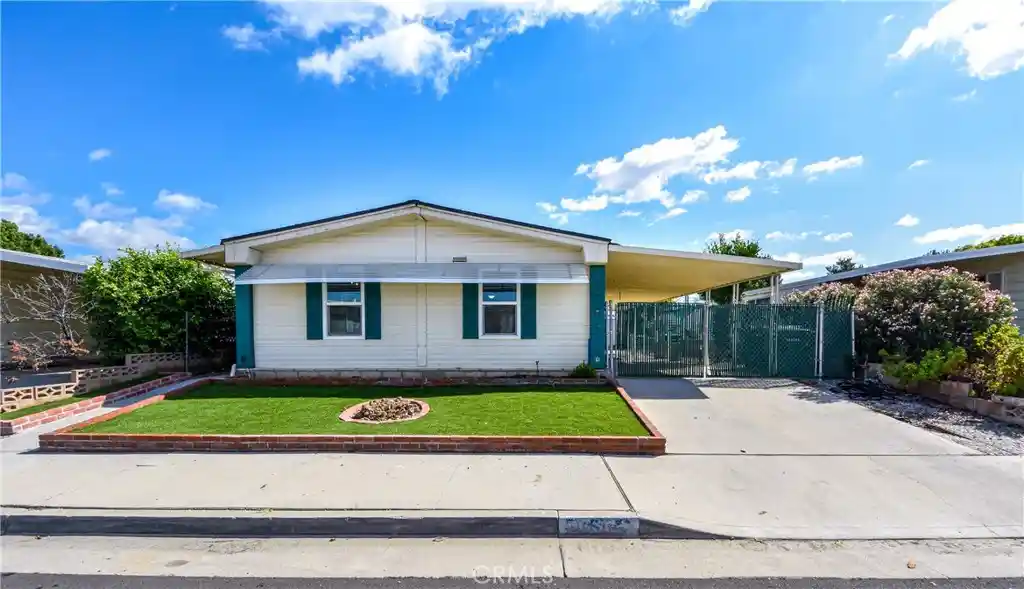 Photo 1 of Sale Pending at 576 Palos, Hemet, CA 92543 | MLS# SW26223770 | Listing updated on 2026-10-28