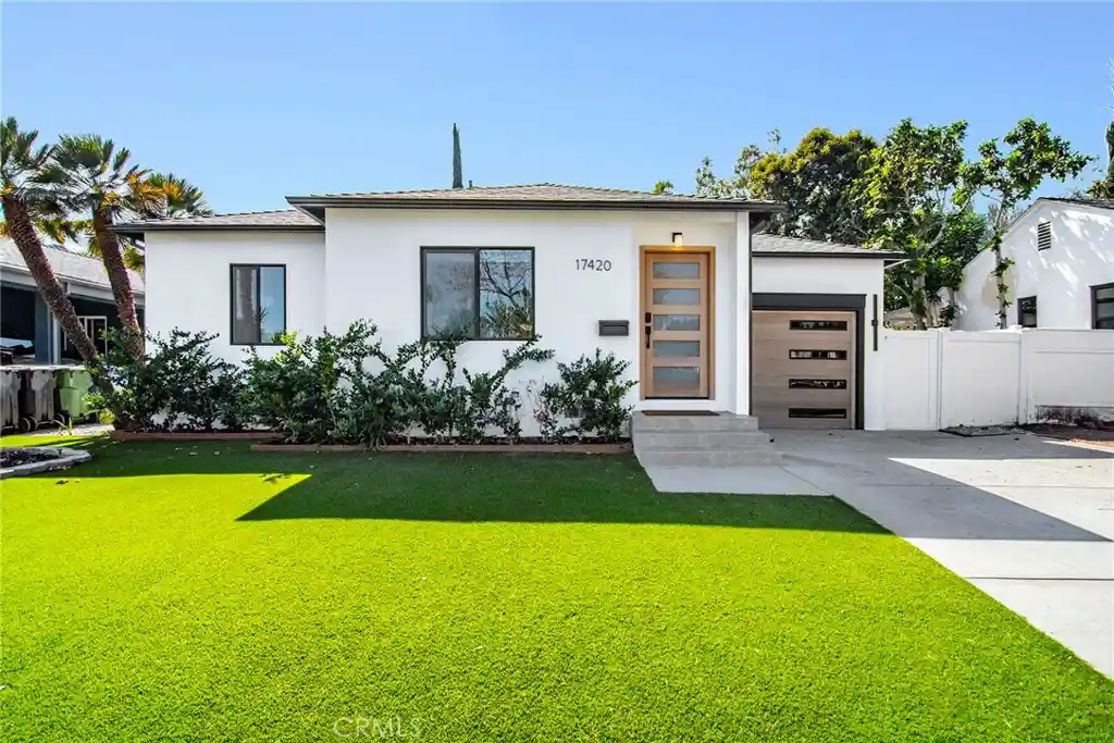 Photo 1 of Single family home for sale at 17420 Collins St, Encino, CA 91316 | MLS# SR26220457 | Listing updated on 2026-10-26