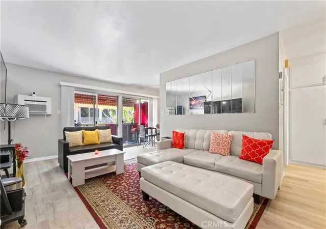 Photo 1 of Single family home for sale at 440 Chestnut Ave #2C, Long Beach, CA 90802 | MLS# PW26223656 | Listing updated on 2026-10-30