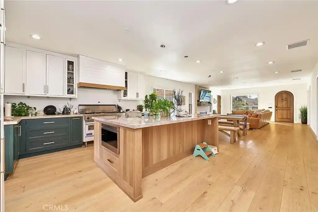 Photo 1 of Single family home for sale at 529 W Whiting, Fullerton, CA 92832 | MLS# PW26223816 | Listing updated on 2026-10-23