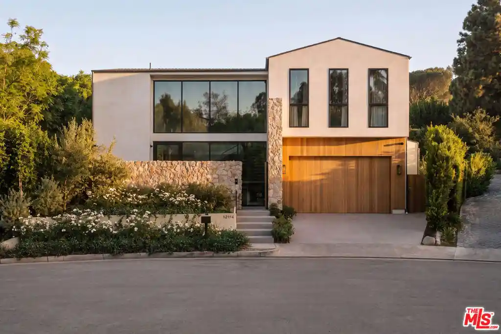 Photo 1 of Mansion for sale at 12114 Inavale Pl, Los Angeles, CA 90049 | MLS# 26998423 | Listing updated on 2026-10-23