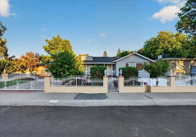 Single family home for sale at 3212 Baker Dr, Concord, CA 94519 | MLS# ML82061329