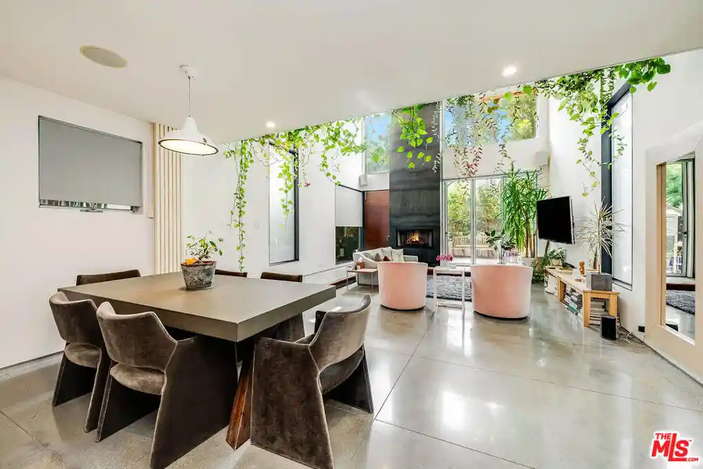 Photo 1 of Single family home for sale at 417 Venice Way, Venice, CA 90291 | MLS# 26102409 | Listing updated on 2026-10-23