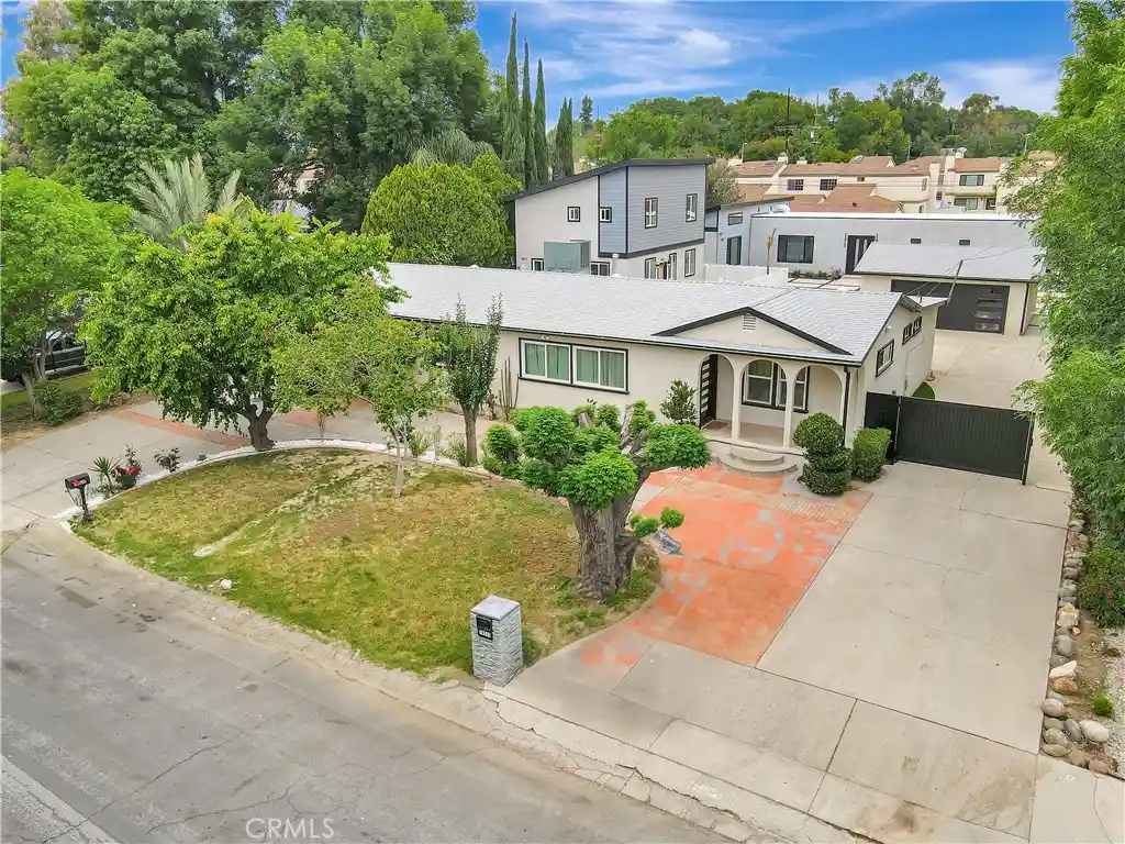Photo 1 of Mansion for sale at 19513 Cantara St, Reseda, CA 91335 | MLS# GD26223851 | Listing updated on 2026-10-18