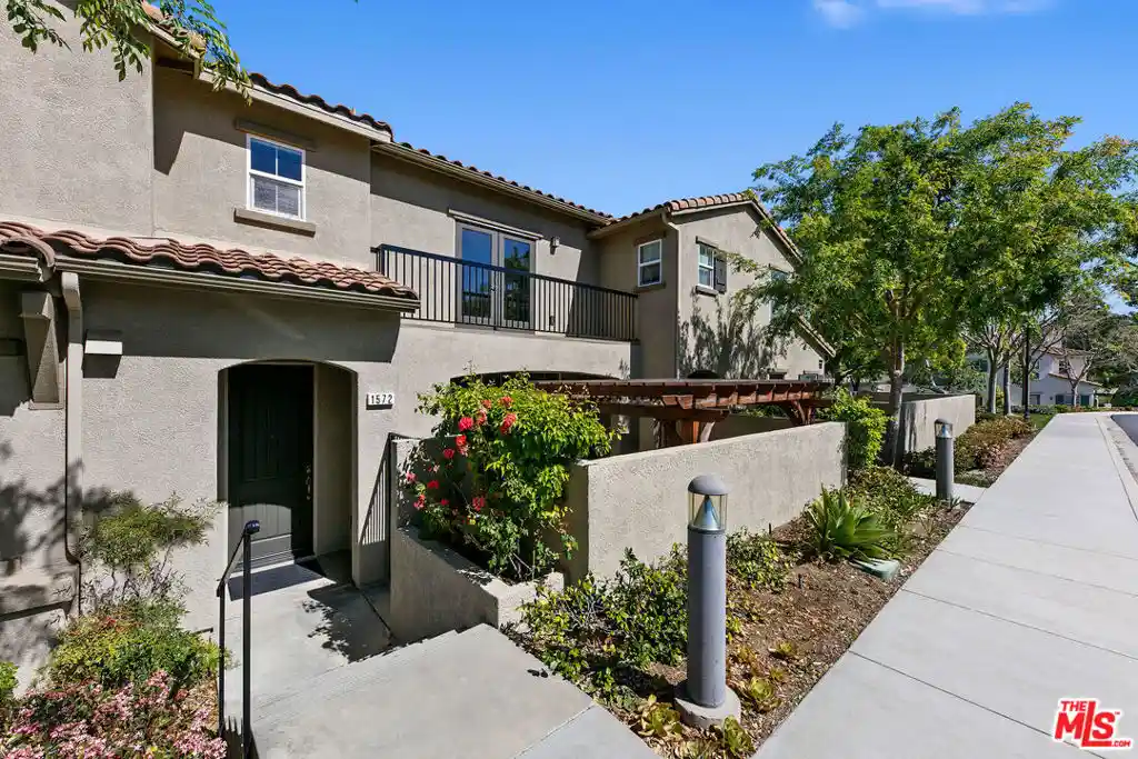 Condo for sale at 1572 Silver Shadow Dr, Newbury Park, CA 91320 | MLS# 26999083