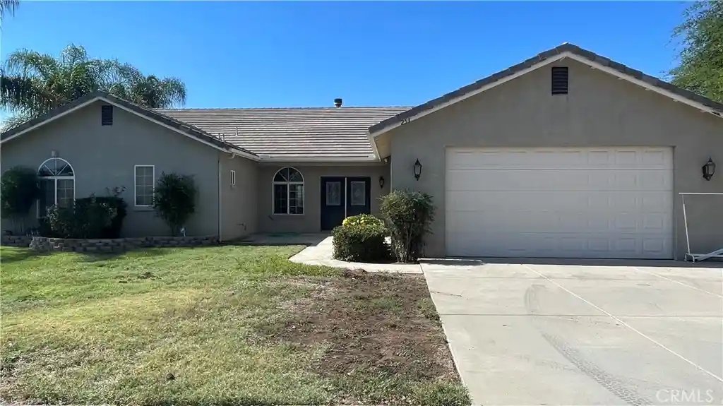 Single family home for sale at 253 W County Line, Calimesa, CA 92320 | MLS# WS26224151