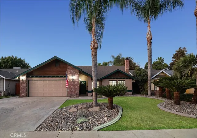 Photo 1 of Single family home for sale at 2824 W Hemlock Ct, Visalia, CA 93277 | MLS# PI26224180 | Listing updated on 2026-10-30