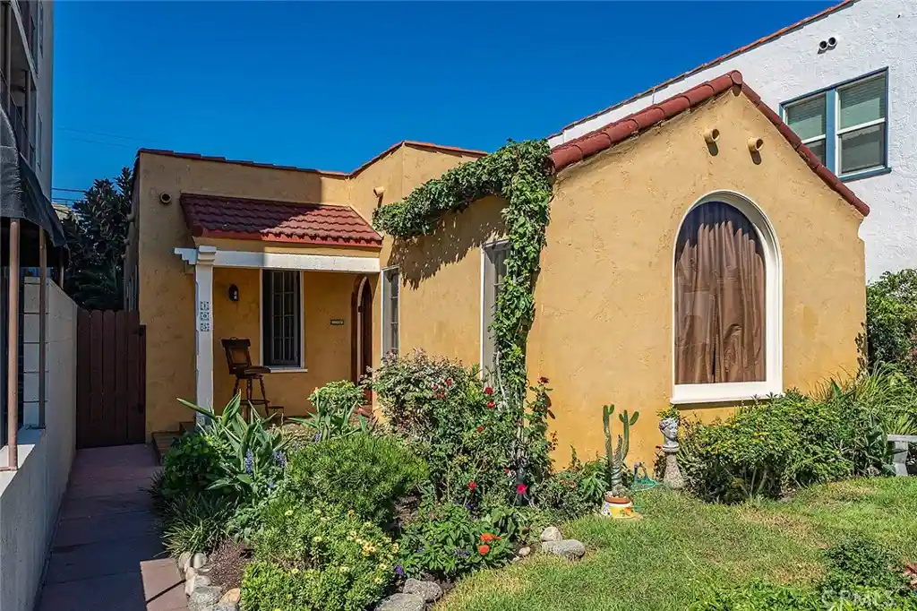 Photo 1 of Single family home for sale at 105 Claremont Ave, Long Beach, CA 90803 | MLS# PW26223508 | Listing updated on 2026-10-25