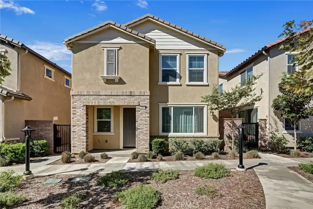 Listing Photo 1 - Condo for sale in 16183 Juno Wy located at 16183 Juno Wy, Fontana, CA 92336 - Unit 16183 Juno Way