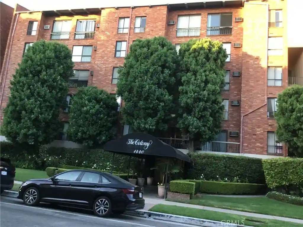 Listing Photo 1 - Condo for sale in 1440 Veteran Ave located at 1440 Veteran Ave, Los Angeles, CA 90024 - Unit #322